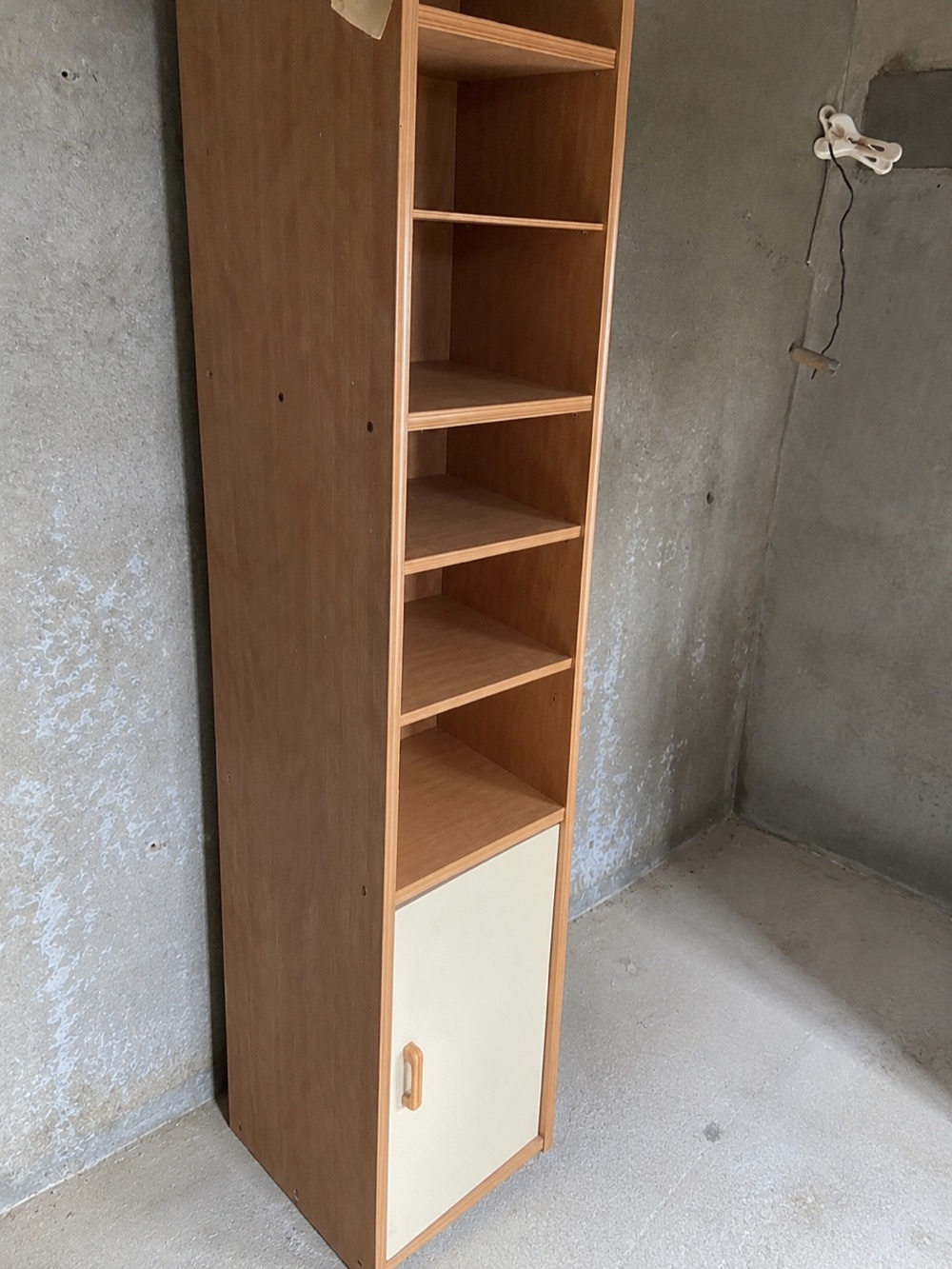 作業後:納戸・室内物置 納戸の棚(日用品・洗剤・書類・レジャー用品)